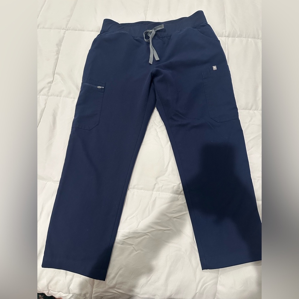 Figs women’s Navy Blue yola scrub Pants
